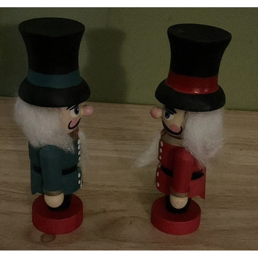 Set Of 2 Wooden‎ Nutcrackers 5.25' Tall